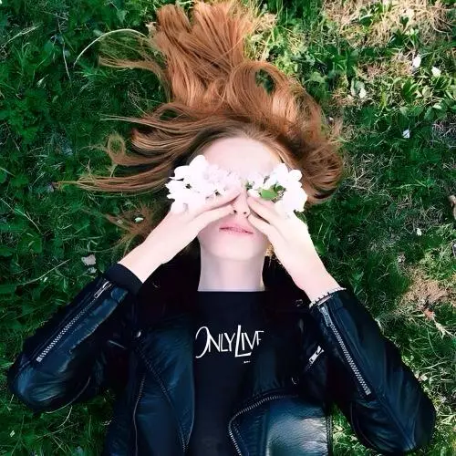 Zoe & Taylor